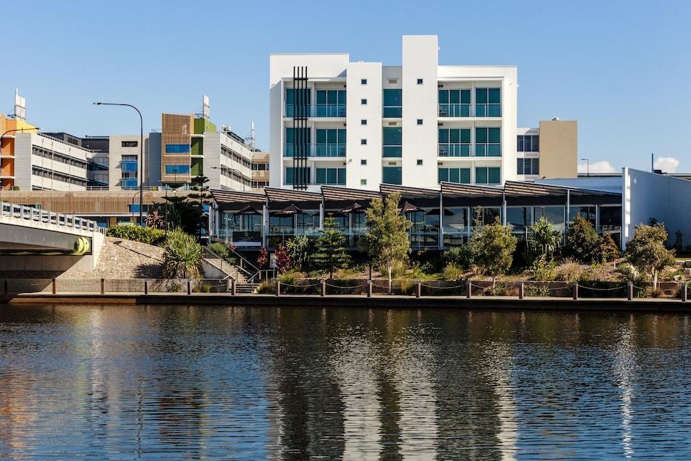 Mercure Sunshine Coast 4*