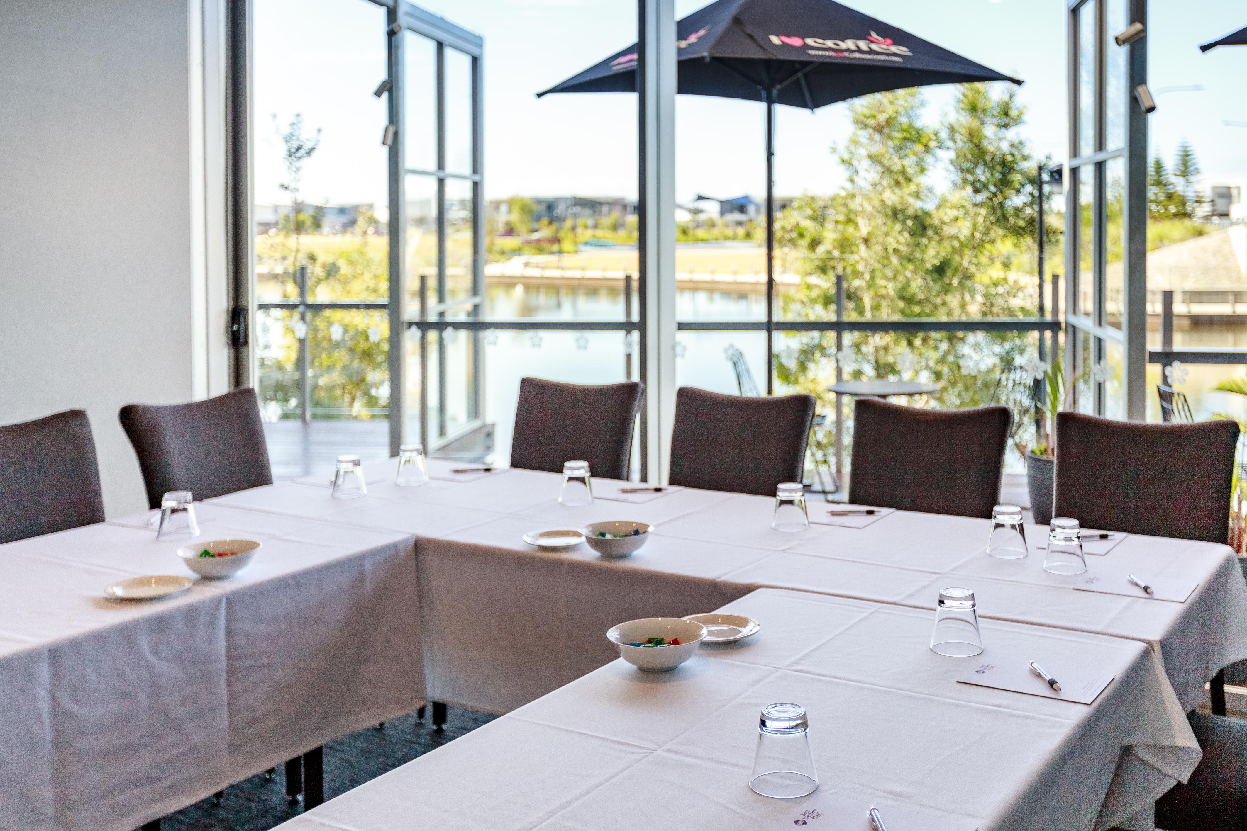 Hotel Mercure Sunshine Coast 4*