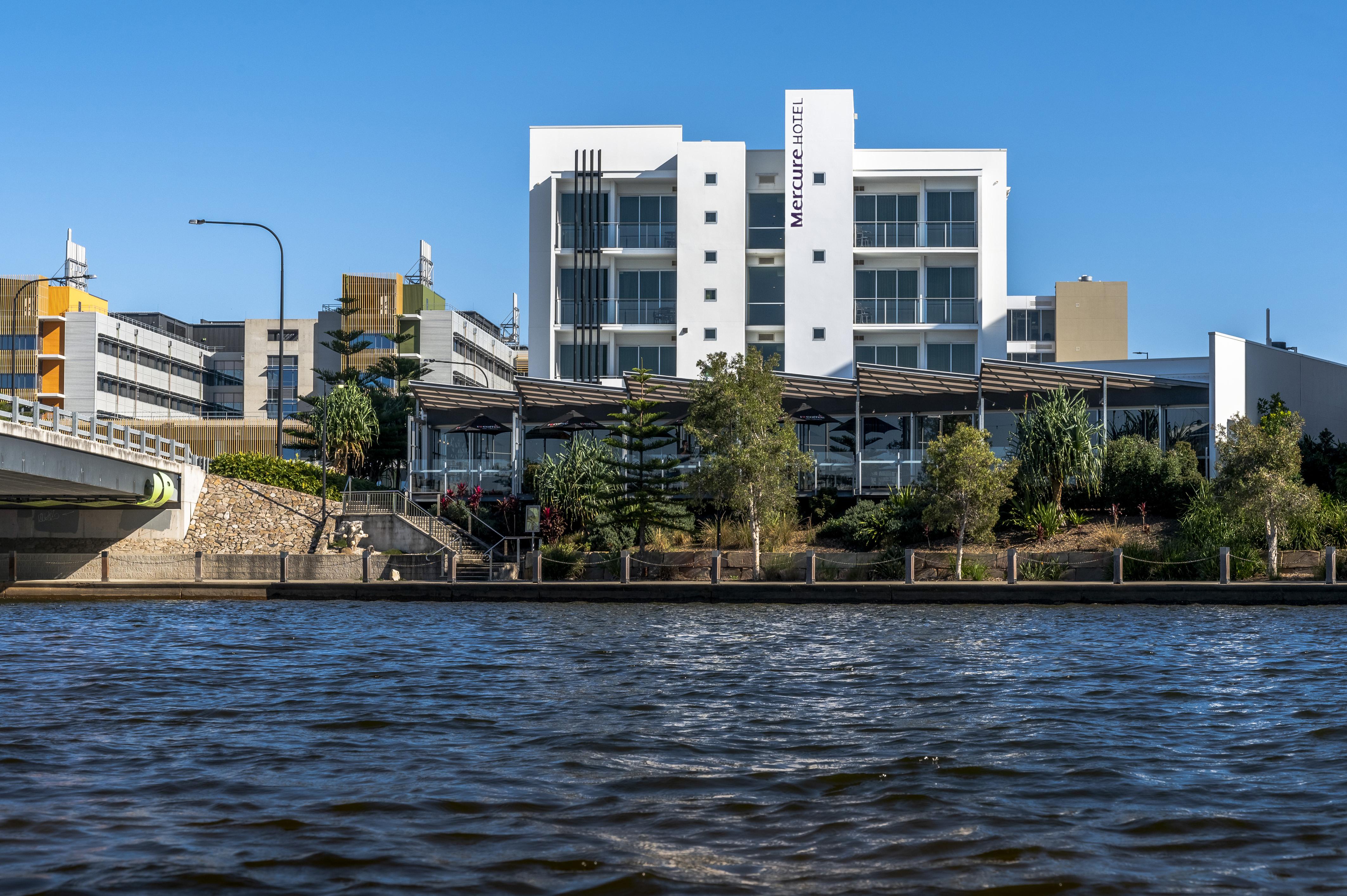 Mercure Sunshine Coast 4*