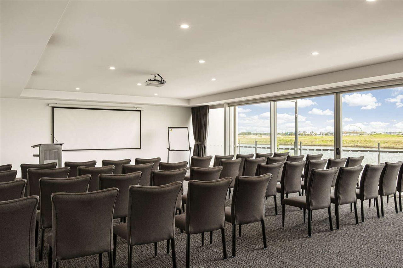 Mercure Sunshine Coast Hotel