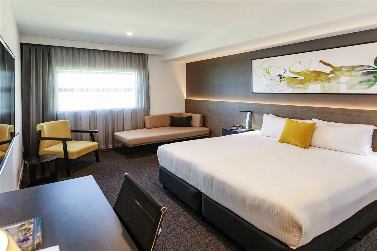 Mercure Sunshine Coast Hotel 4*
