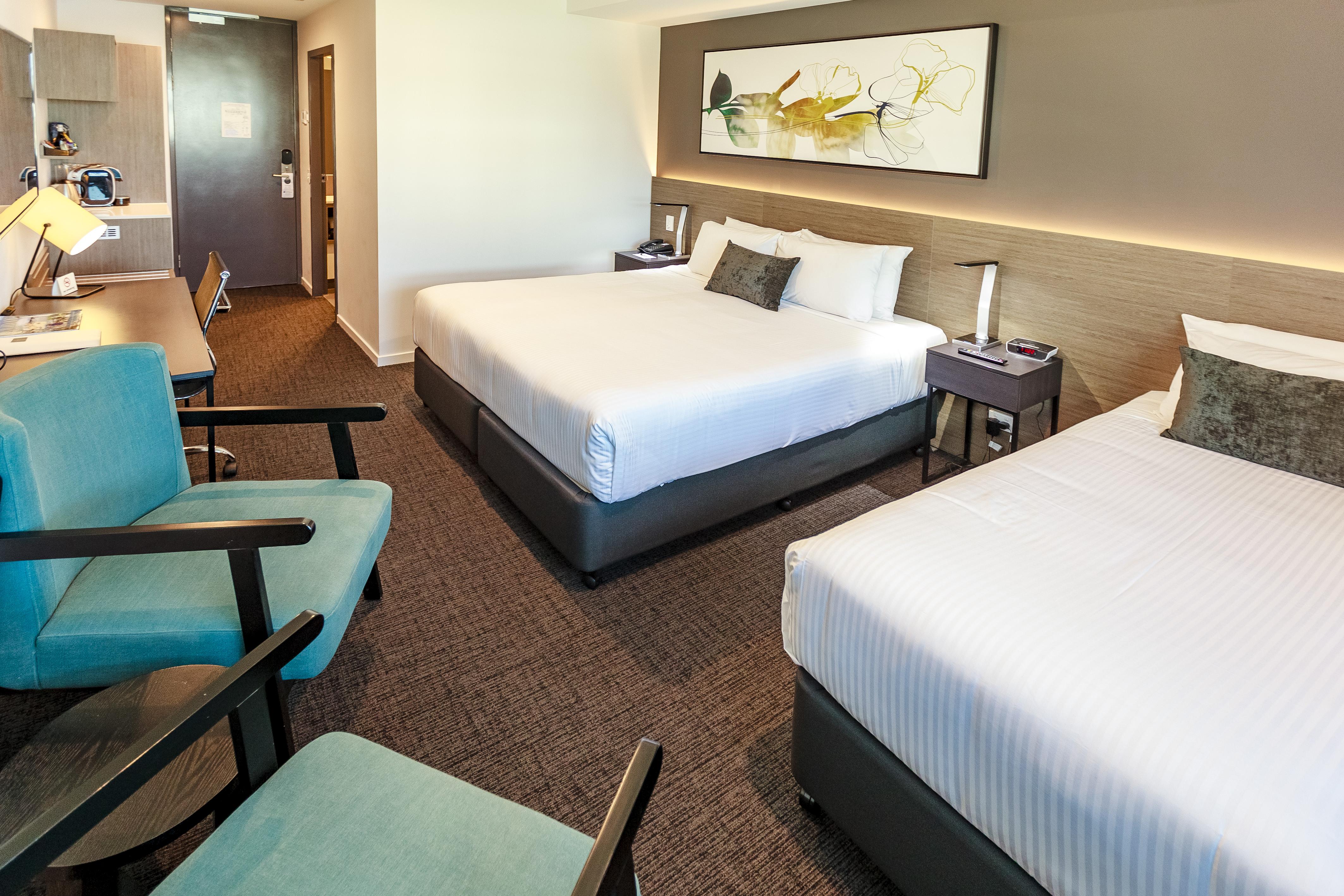 Mercure Sunshine Coast Hotel 4*