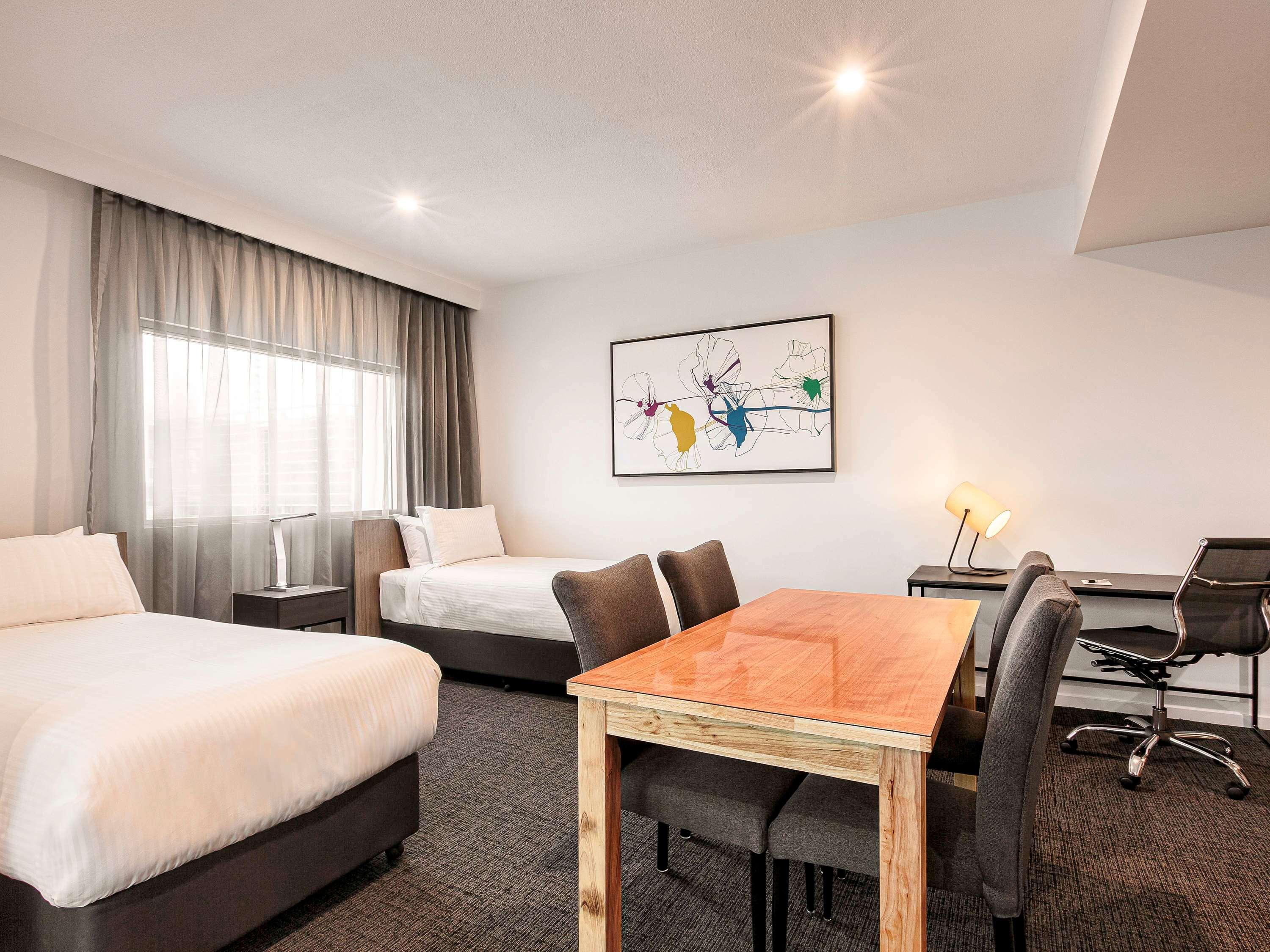 Mercure Sunshine Coast Hotel 4*