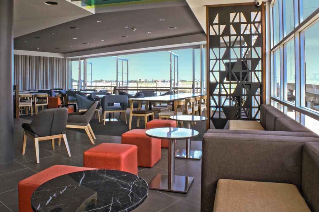 Hotel Mercure Sunshine Coast 4*